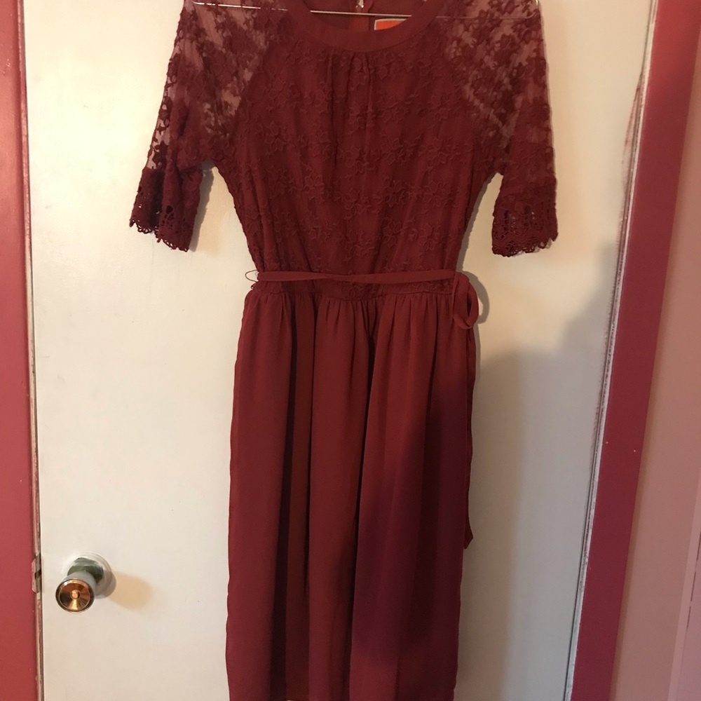 Elegant Lace Burgundy Dress